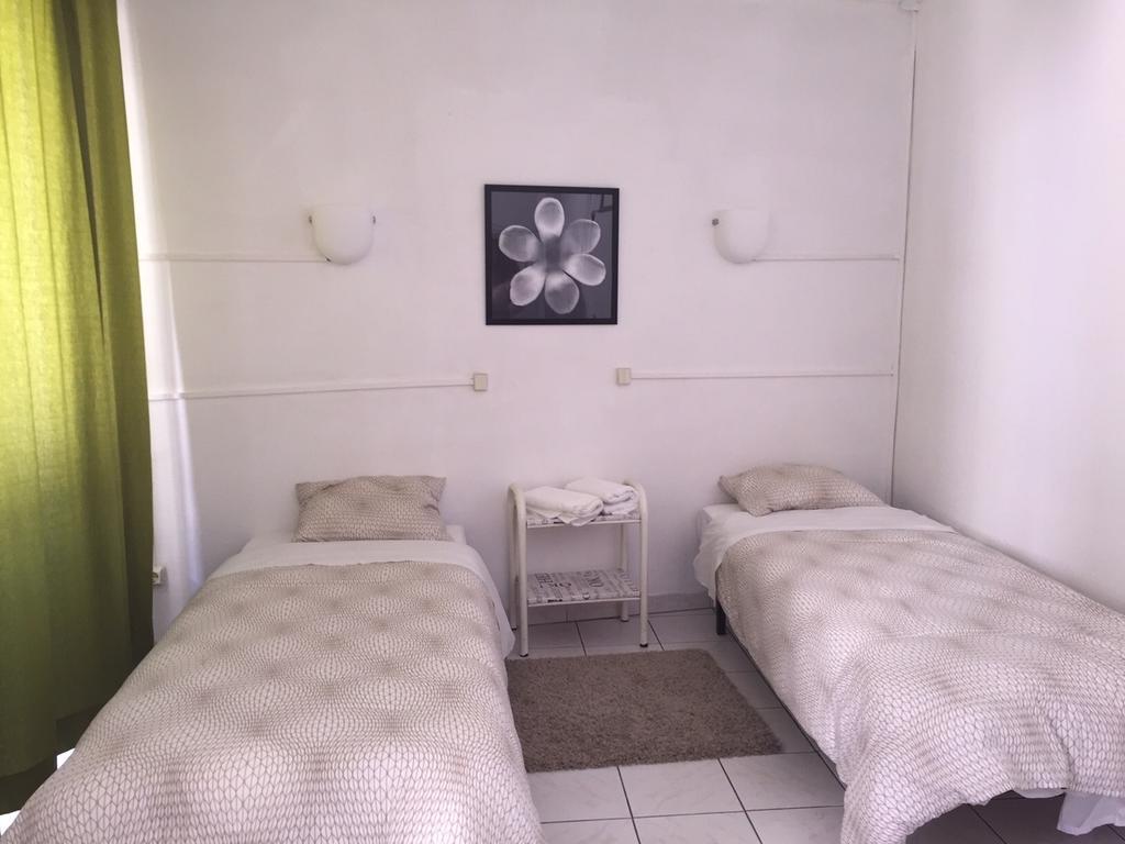 Duque Hotel Lisbon Bilik gambar